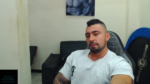 Snapshot of mateosexyhot22 chatting on May 25, 2026, 5:41 pm Mateo online show from May 25, 2026, 5:41 pm