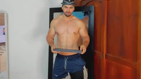 mathews_smith online show from September 26, 2025, 11:47 am