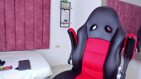 Snapshot of mathias_cocks chatting on January 17, 2025, 12:31 am mathias cocks online show from January 17, 2025, 12:31 am