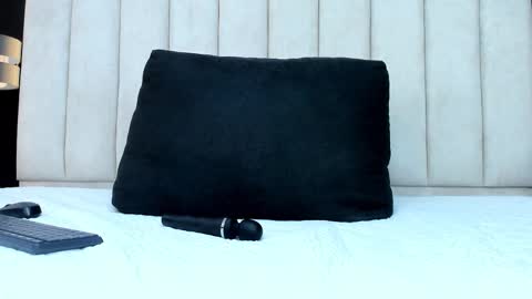 Snapshot of mathilda_liz chatting on March 3, 2026, 1:39 pm mathilda_liz online show from March 3, 2026, 1:39 pm