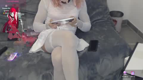 Snapshot of mathurin37 chatting on January 25, 2025, 11:23 am LooLa online show from January 25, 2025, 11:23 am