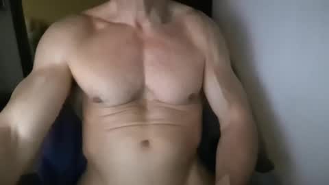 MatiasMatureMuscle online show from January 18, 2026, 11:52 pm