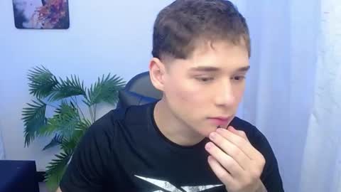 Snapshot of matiii18 chatting on June 10, 2026, 1:32 pm Mati online show from June 10, 2026, 1:32 pm