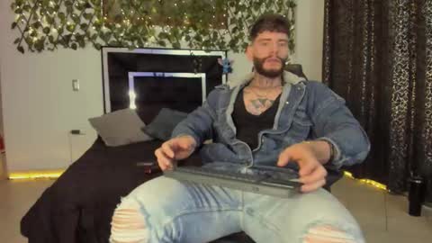 matius foxter online show from October 25, 2025, 7:08 pm