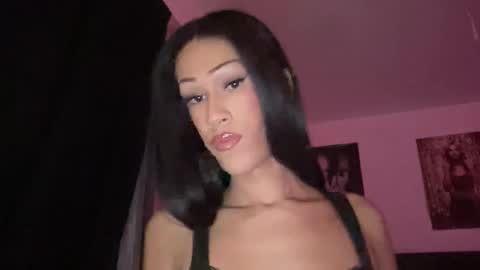 MOLLY MILLS online show from November 9, 2025, 6:55 am