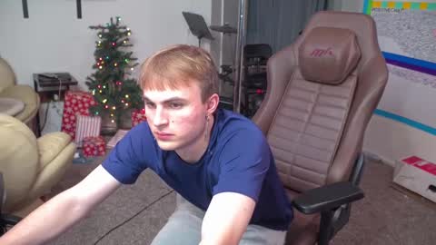 Snapshot of mattcashxxx chatting on December 17, 2024, 2:12 am Matt Cash online show from December 17, 2024, 2:12 am