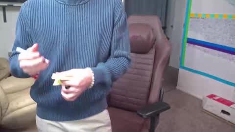 Snapshot of mattcashxxx chatting on December 20, 2024, 2:08 am Matt Cash online show from December 20, 2024, 2:08 am