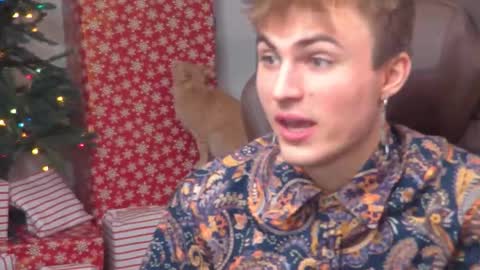 Snapshot of mattcashxxx chatting on December 24, 2024, 2:10 am Matt Cash online show from December 24, 2024, 2:10 am