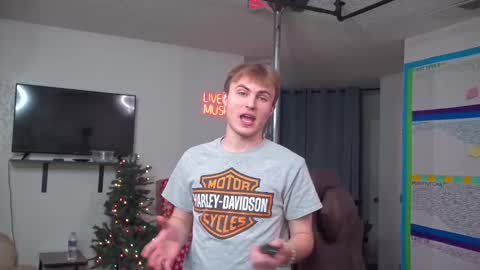 Snapshot of mattcashxxx chatting on December 25, 2024, 2:03 am Matt Cash online show from December 25, 2024, 2:03 am