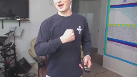 Snapshot of mattcashxxx chatting on January 20, 2025, 2:01 am Matt Cash online show from January 20, 2025, 2:01 am