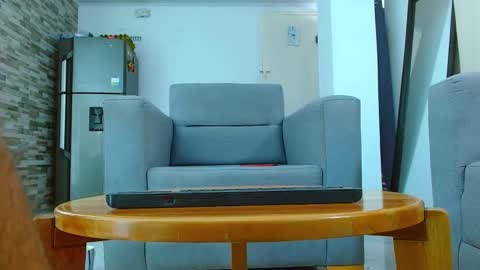 matteo_leto online show from October 10, 2025, 2:49 pm