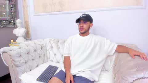 MatteoRicci  online show from November 1, 2025, 8:11 pm