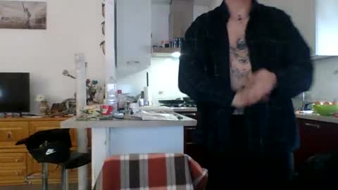 matteushh87 online show from February 25, 2025, 8:25 am