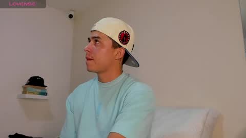 mattiwsmorris_ online show from April 19, 2026, 1:27 am