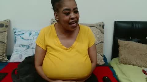 Snapshot of maturedbootyqueen chatting on May 6, 2026, 11:26 am QUEEN online show from May 6, 2026, 11:26 am