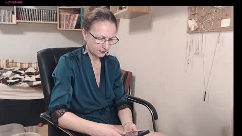 Snapshot of maturekate chatting on December 17, 2024, 7:29 am maturekate online show from December 17, 2024, 7:29 am