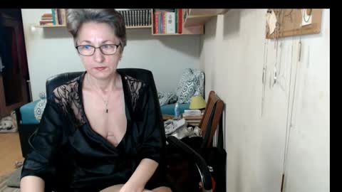 Snapshot of maturekate chatting on September 25, 2025, 6:28 am maturekate online show from September 25, 2025, 6:28 am