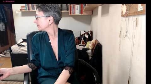 Snapshot of maturekate chatting on October 1, 2025, 9:26 am maturekate online show from October 1, 2025, 9:26 am