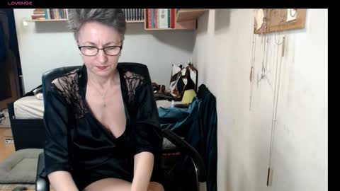 Snapshot of maturekate chatting on October 13, 2025, 6:35 am maturekate online show from October 13, 2025, 6:35 am