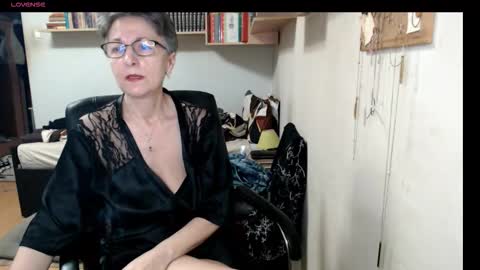 Snapshot of maturekate chatting on October 17, 2025, 6:38 am maturekate online show from October 17, 2025, 6:38 am