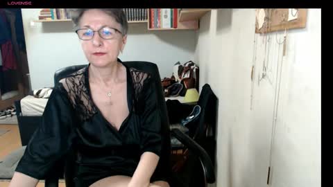 Snapshot of maturekate chatting on October 22, 2025, 6:46 am maturekate online show from October 22, 2025, 6:46 am