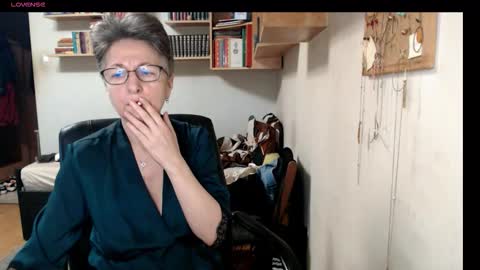 Snapshot of maturekate chatting on October 23, 2025, 9:19 am maturekate online show from October 23, 2025, 9:19 am