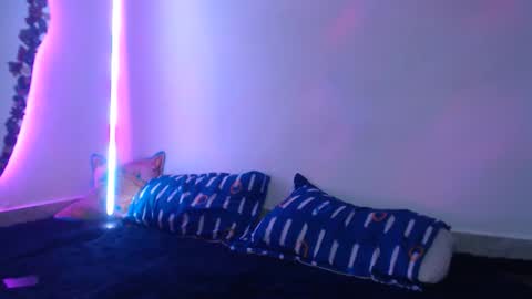 Snapshot of mauhype chatting on February 10, 2026, 11:53 pm Mau and Lauren online show from February 10, 2026, 11:53 pm