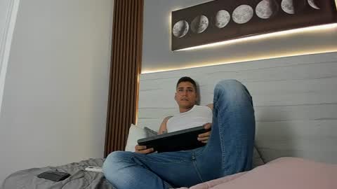 Snapshot of mauro_boy chatting on June 11, 2026, 12:32 am mauro_boy online show from June 11, 2026, 12:32 am