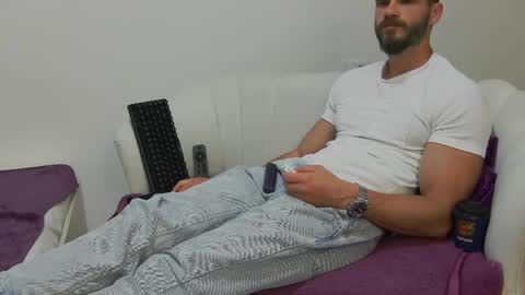 Snapshot of mauro_real_man chatting on May 3, 2026, 6:47 pm mauro_real_man online show from May 3, 2026, 6:47 pm