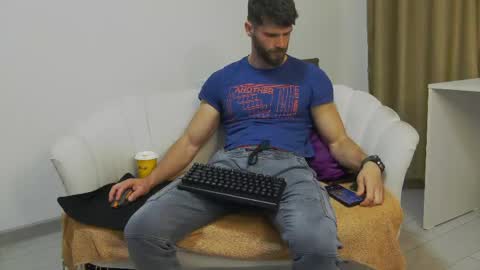 Snapshot of mauro_real_man chatting on May 9, 2026, 6:46 pm mauro_real_man online show from May 9, 2026, 6:46 pm