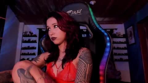 Snapshot of mavis_fuentes chatting on February 8, 2025, 10:40 pm Hilary online show from February 8, 2025, 10:40 pm