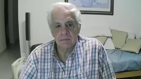 Snapshot of max_2017 chatting on April 16, 2026, 3:29 am max_2017 online show from April 16, 2026, 3:29 am