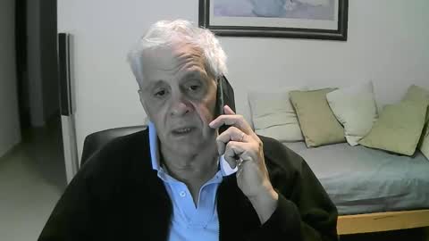 Snapshot of max_2017 chatting on May 2, 2026, 1:32 am max_2017 online show from May 2, 2026, 1:32 am
