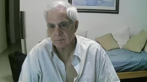 Snapshot of max_2017 chatting on May 7, 2026, 1:55 am max_2017 online show from May 7, 2026, 1:55 am