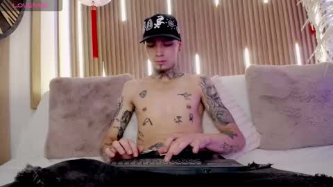 Snapshot of max_hader chatting on February 8, 2026, 12:19 pm Max online show from February 8, 2026, 12:19 pm