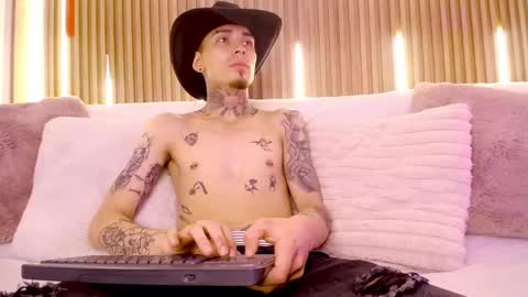 Snapshot of max_hader chatting on February 9, 2026, 12:53 pm Max online show from February 9, 2026, 12:53 pm