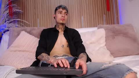 Snapshot of max_hader chatting on February 18, 2026, 12:56 pm Max online show from February 18, 2026, 12:56 pm