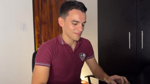 Snapshot of max_lancaster chatting on December 3, 2024, 12:02 am Max Lancaster online show from December 3, 2024, 12:02 am