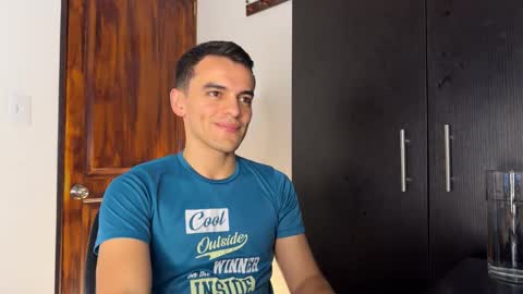 Snapshot of max_lancaster chatting on December 3, 2024, 11:35 pm Max Lancaster online show from December 3, 2024, 11:35 pm