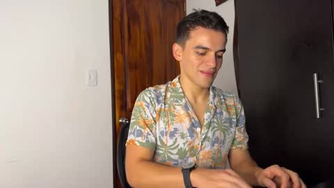 Snapshot of max_lancaster chatting on December 7, 2024, 2:09 am Max Lancaster online show from December 7, 2024, 2:09 am