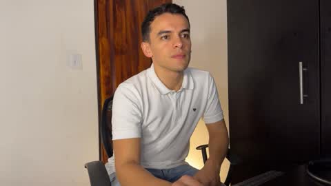 Snapshot of max_lancaster chatting on December 8, 2024, 1:46 am Max Lancaster online show from December 8, 2024, 1:46 am