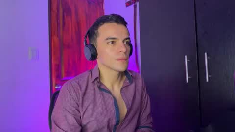 Snapshot of max_lancaster chatting on December 11, 2024, 12:33 am Max Lancaster online show from December 11, 2024, 12:33 am