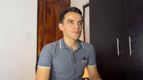 Snapshot of max_lancaster chatting on December 14, 2024, 10:07 pm Max Lancaster online show from December 14, 2024, 10:07 pm