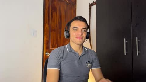 Snapshot of max_lancaster chatting on December 15, 2024, 1:13 am Max Lancaster online show from December 15, 2024, 1:13 am