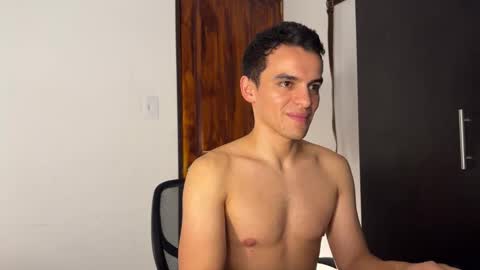 Snapshot of max_lancaster chatting on December 26, 2024, 3:16 am Max Lancaster online show from December 26, 2024, 3:16 am