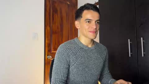 Snapshot of max_lancaster chatting on January 2, 2025, 3:48 am Max Lancaster online show from January 2, 2025, 3:48 am