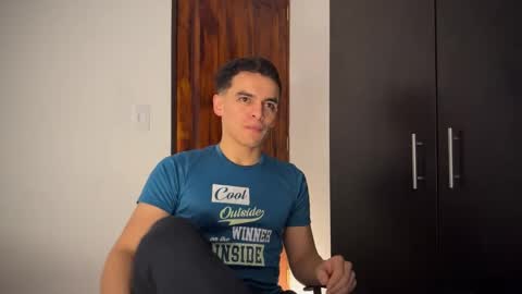 Snapshot of max_lancaster chatting on January 21, 2025, 1:39 am Max Lancaster online show from January 21, 2025, 1:39 am