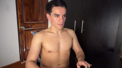 Snapshot of max_lancaster chatting on February 12, 2025, 11:41 pm Max Lancaster online show from February 12, 2025, 11:41 pm