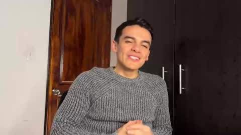 Snapshot of max_lancaster chatting on March 7, 2025, 1:53 am Max Lancaster online show from March 7, 2025, 1:53 am
