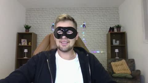 Max  Aliya online show from September 14, 2025, 6:40 pm